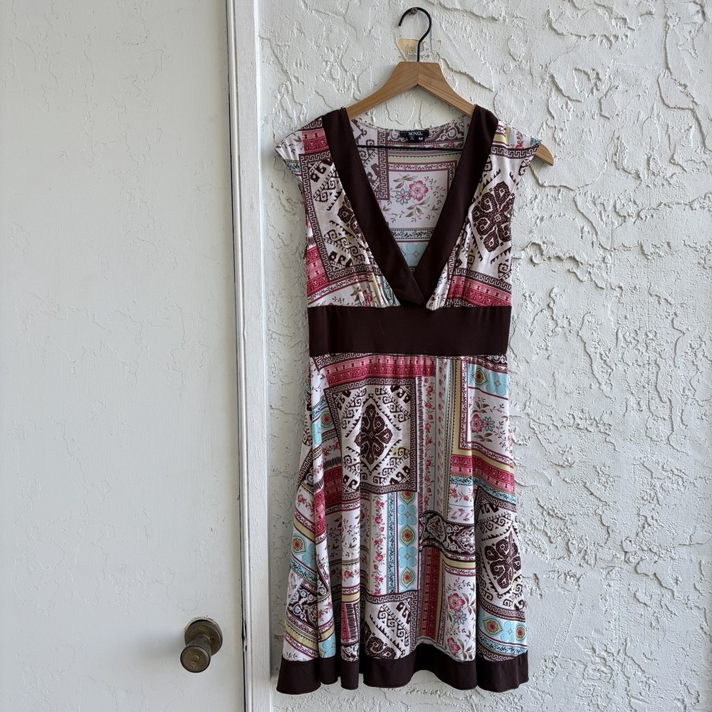 XOXO Dress Women's Medium Brown Patchwork Floral Boho V Neck Empire Waist Midi‎